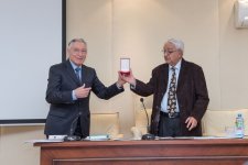 Академик Ариф Пашаев награжден почетным дипломом и памятной медалью  «Инженер года»