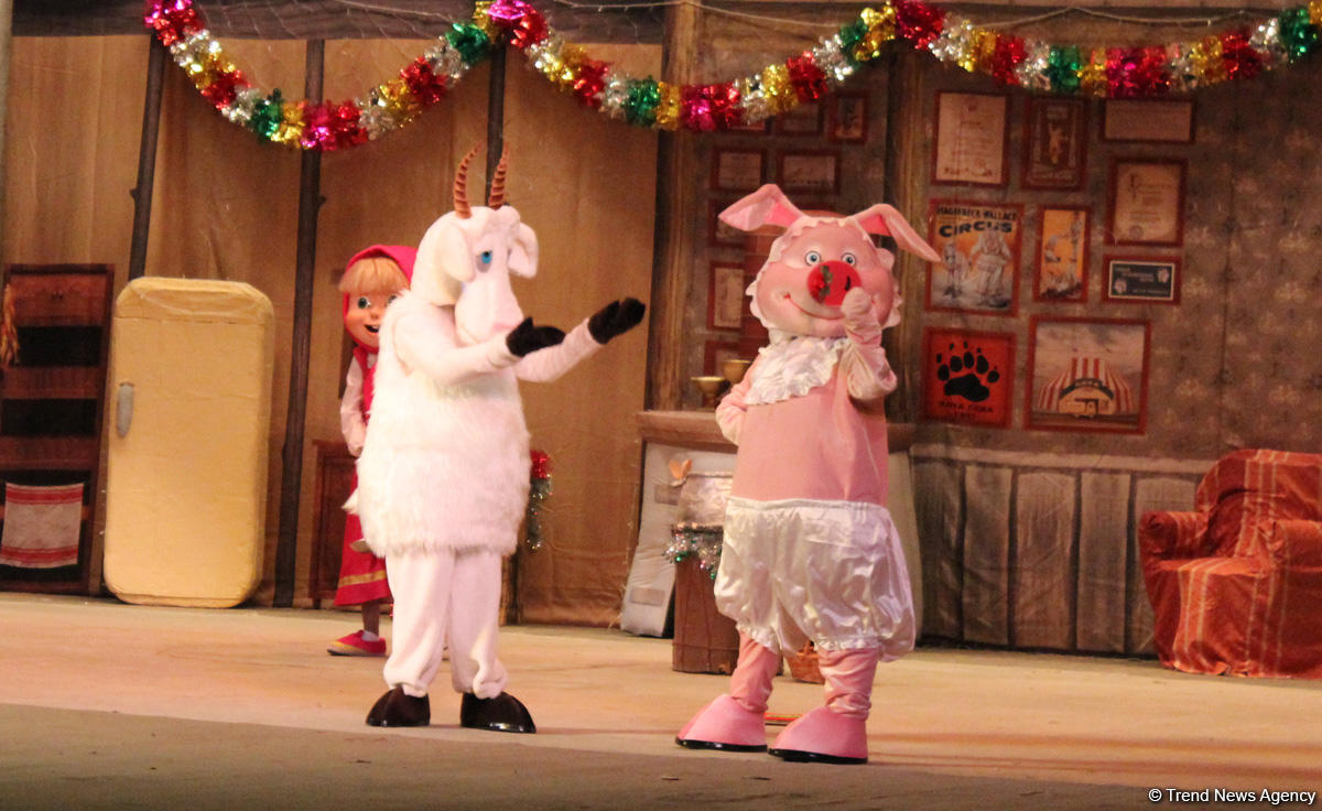 "Маша и Медведь" очаровали юных бакинцев и их родителей (ФОТО)