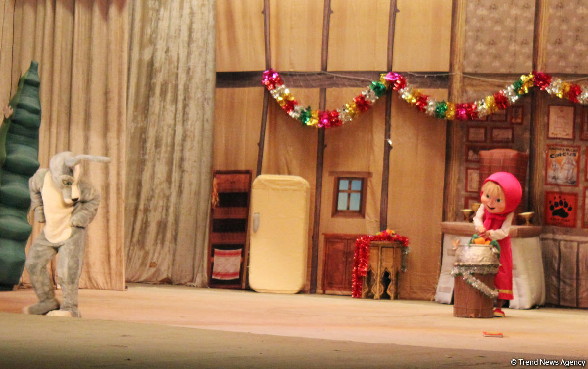 "Маша и Медведь" очаровали юных бакинцев и их родителей (ФОТО)