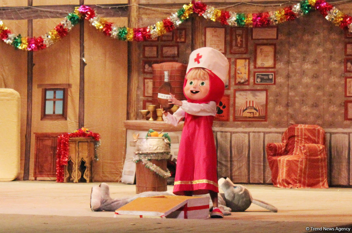 "Маша и Медведь" очаровали юных бакинцев и их родителей (ФОТО)