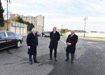 Президент Ильхам Алиев ознакомился с состоянием улиц в одном из районов Баку после реконструкции (ФОТО)