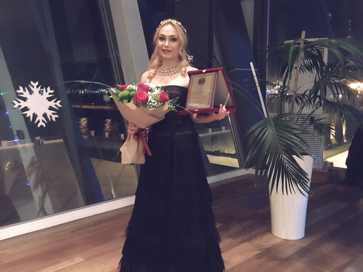 Певица Нура Сури – от кулинарии до бокса, джиу-джитсу и борьбы (ФОТО)