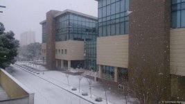 В Баку выпал первый снег (ФОТО)