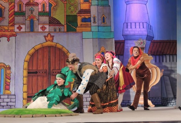 Русские народные сказки, или mix – New Year 2016 в Баку (ВИДЕО, ФОТО)