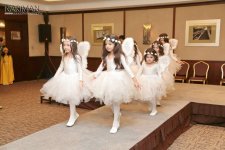 Детское дефиле в Баку - наряды стран мира (ФОТО)