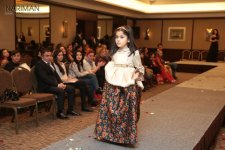 Детское дефиле в Баку - наряды стран мира (ФОТО)