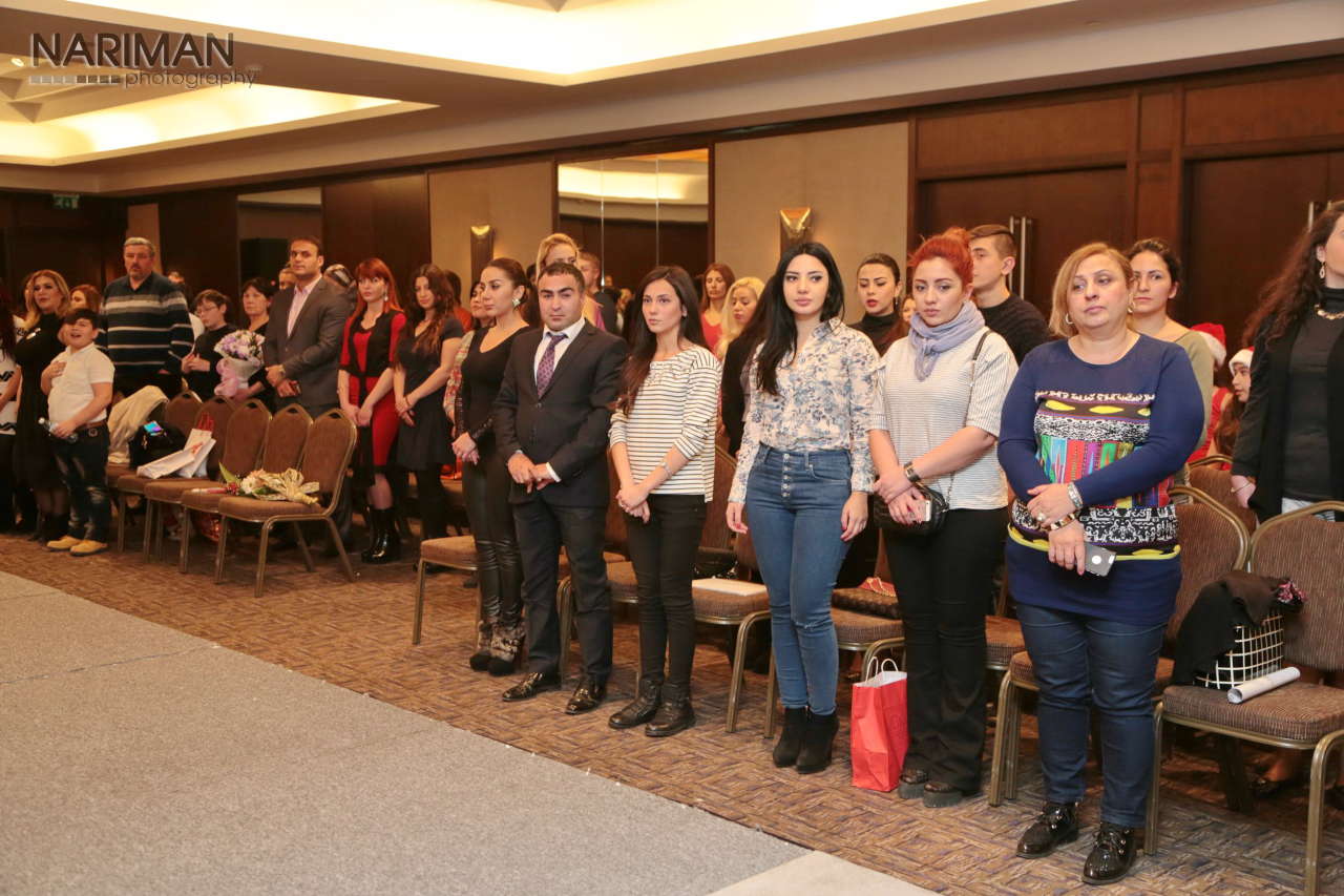 Детское дефиле в Баку - наряды стран мира (ФОТО)