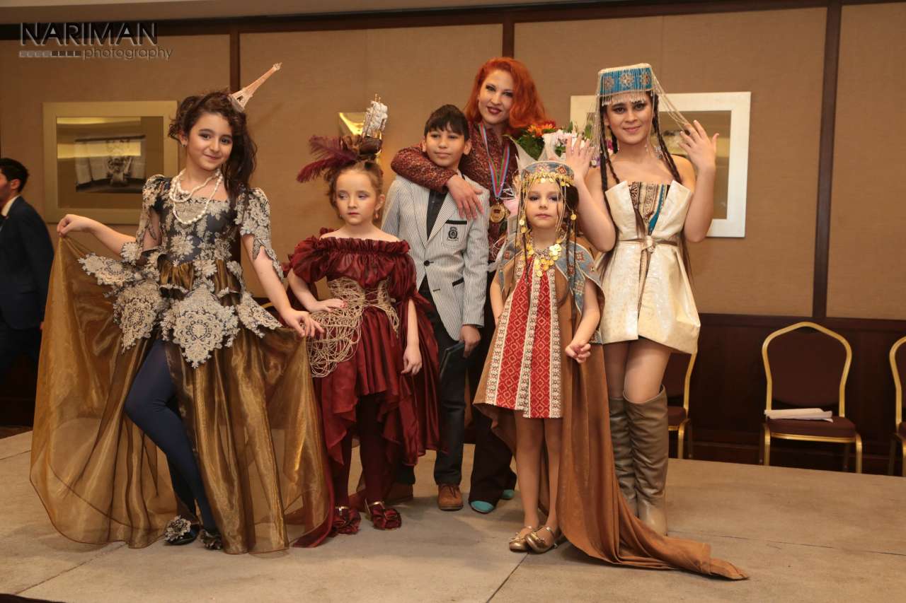 Детское дефиле в Баку - наряды стран мира (ФОТО)