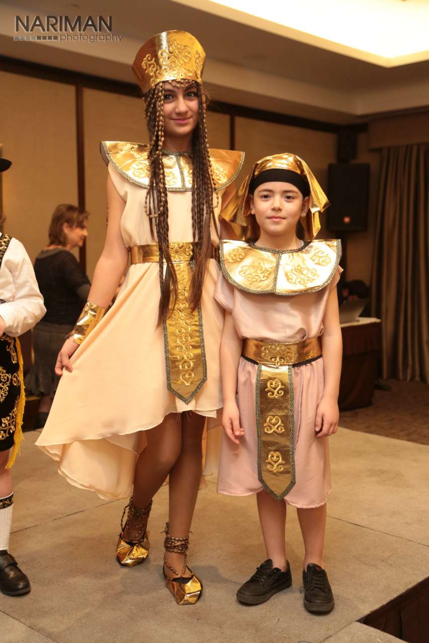 Детское дефиле в Баку - наряды стран мира (ФОТО)