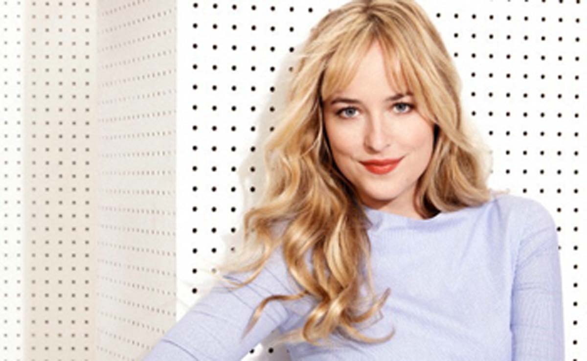 Джонни Депп и Сандра Буллок признаны главными любимцами фанатов (ФОТО)