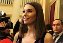 Энергетика Баку и стеснительные поцелуи - Чагатай Улусой и Лейла Лидия Тугутлу (ФОТО)