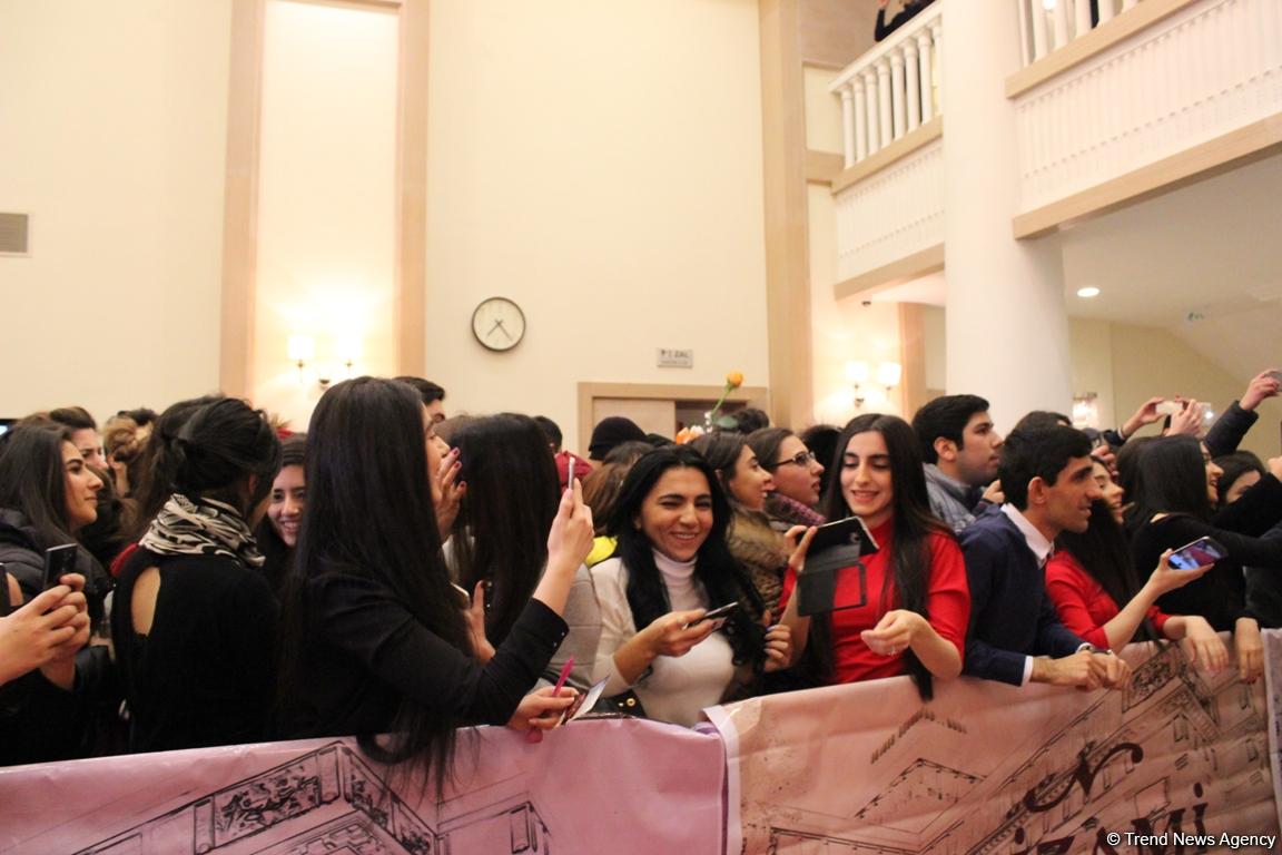 Чагатай Улусой и сотни бакинских поклонниц – фейерверк эмоций (ФОТО)