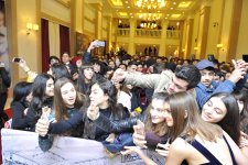 Энергетика Баку и стеснительные поцелуи - Чагатай Улусой и Лейла Лидия Тугутлу (ФОТО)