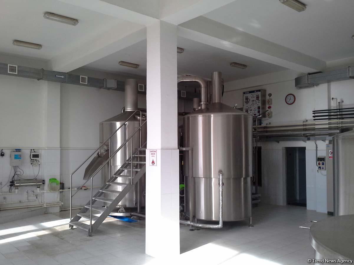 Предприниматели приветствуют отмену запрета на продажу в Азербайджане алкоголя за наличные