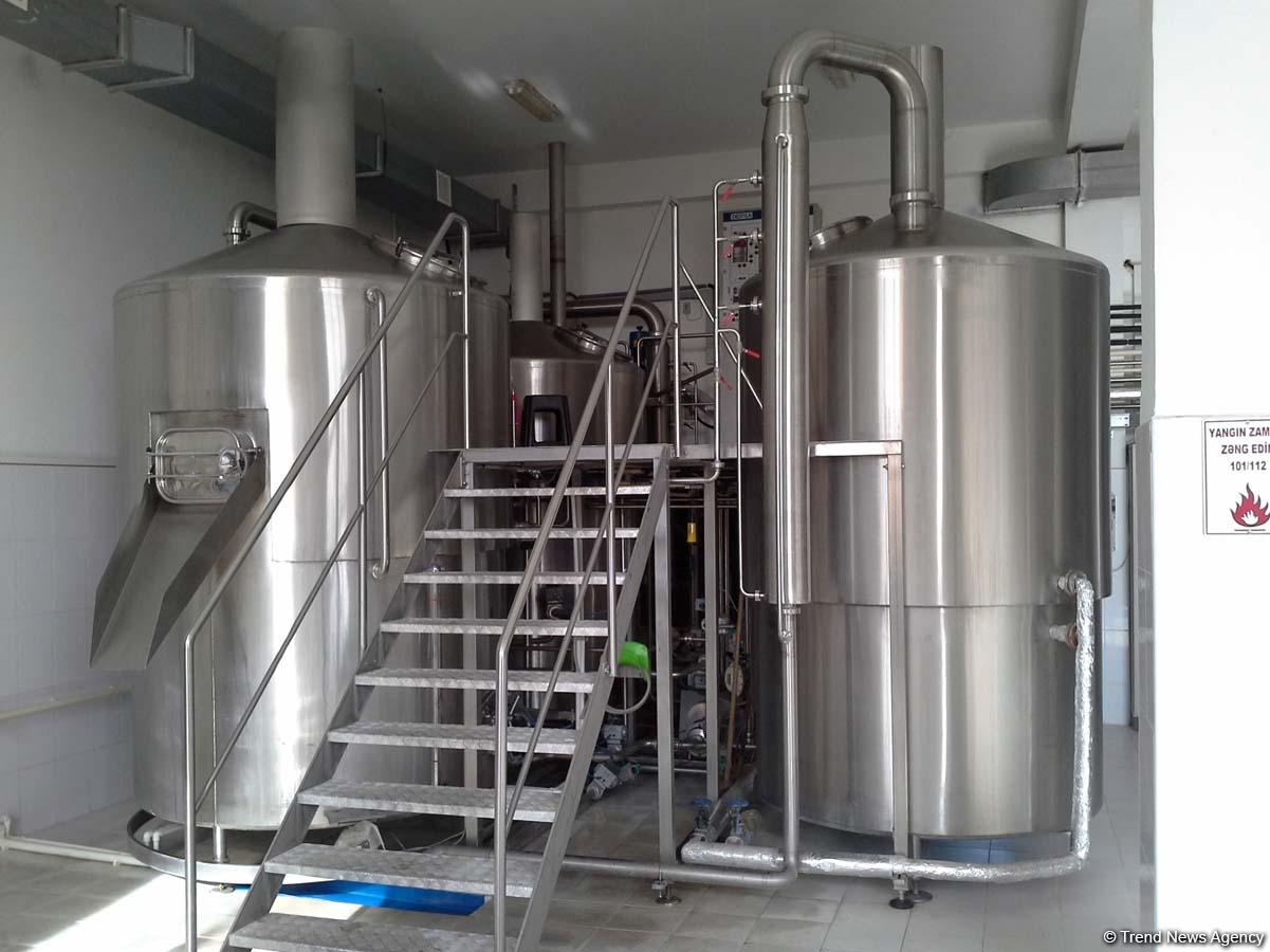 Предприниматели приветствуют отмену запрета на продажу в Азербайджане алкоголя за наличные