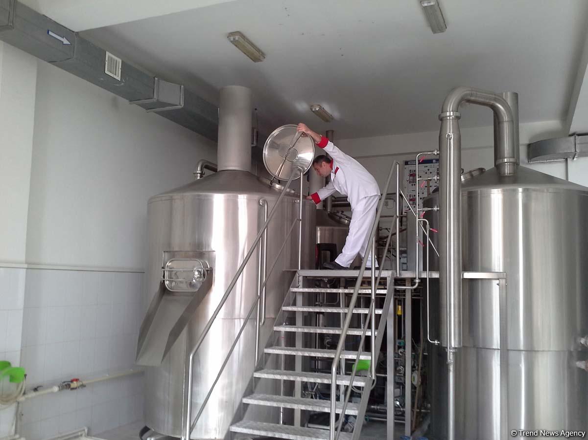 Предприниматели приветствуют отмену запрета на продажу в Азербайджане алкоголя за наличные