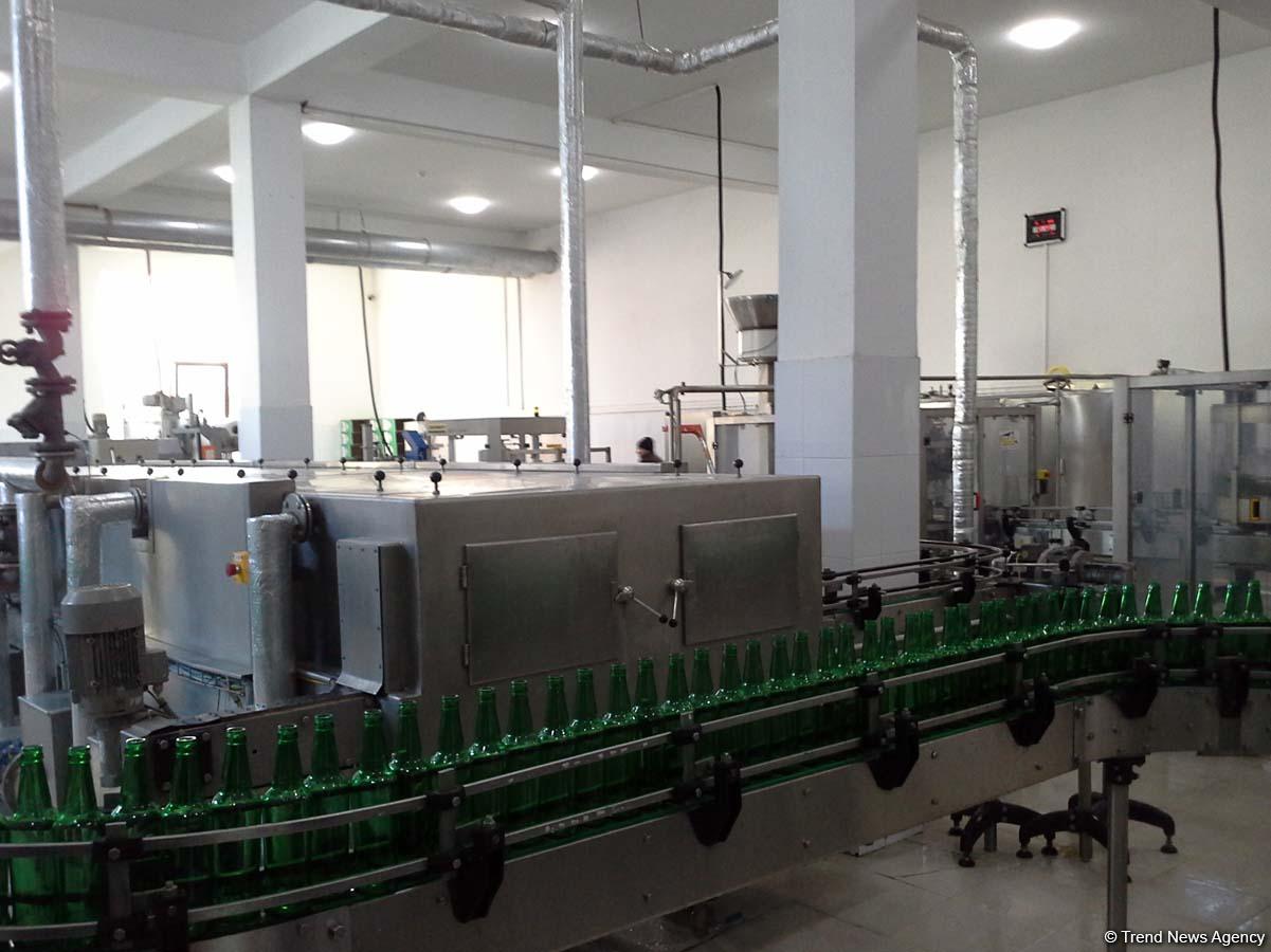 Предприниматели приветствуют отмену запрета на продажу в Азербайджане алкоголя за наличные