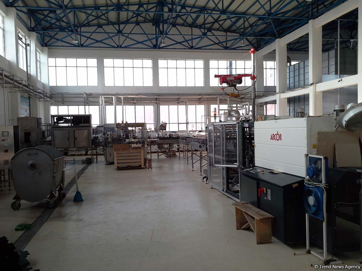 Предприниматели приветствуют отмену запрета на продажу в Азербайджане алкоголя за наличные