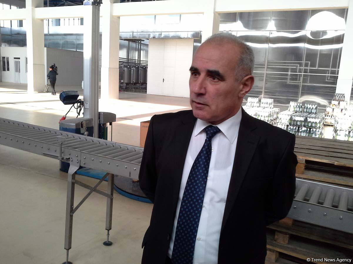 Предприниматели приветствуют отмену запрета на продажу в Азербайджане алкоголя за наличные