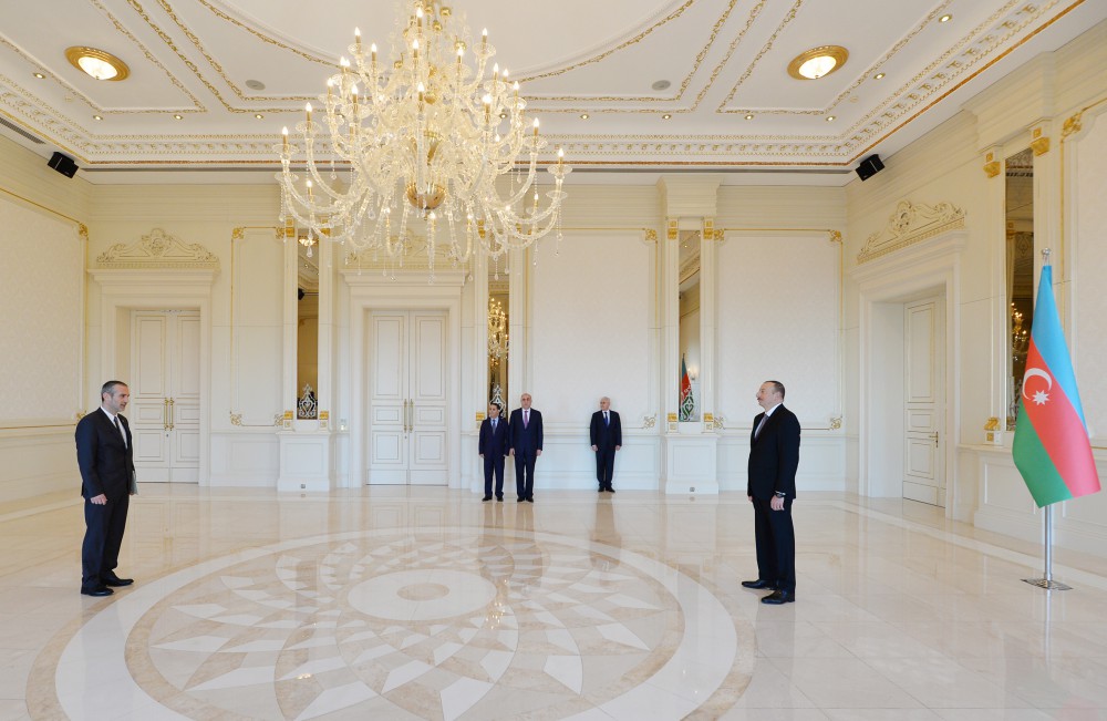 Президент Ильхам Алиев принял верительные грамоты новых послов Словении и Швеции
