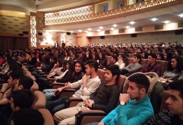 "Волонтеры ASAN" посмотрели фильм "Кровавый январь" (ФОТО)