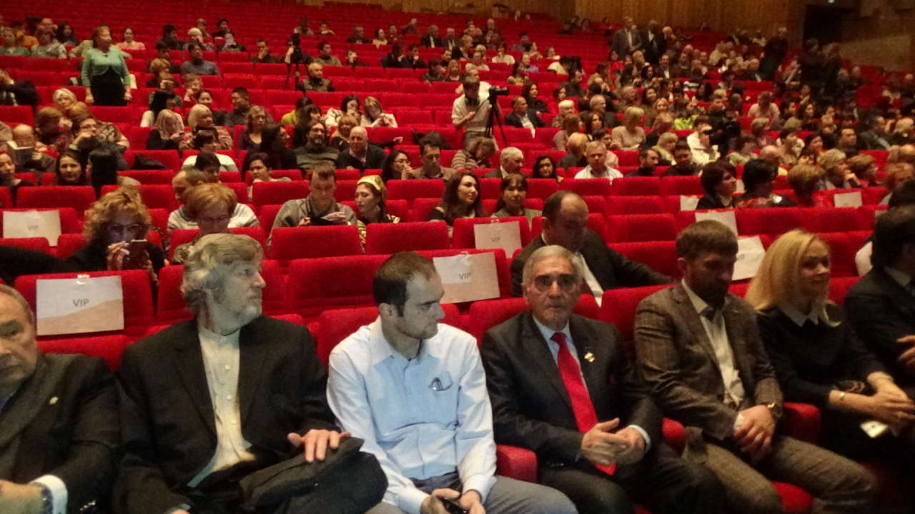 Тариэль Гасымов поздравил с юбилеем народного артиста СССР Шухрата Аббасова (ФОТО)