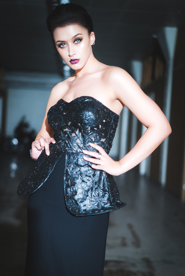 Азербайджанская "Героиня" в Норвегии - лисий мех, кожа и креп (ФОТО, ВИДЕО)