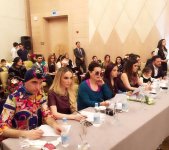 Национальные орнаменты на модном дефиле в Баку (ФОТО)