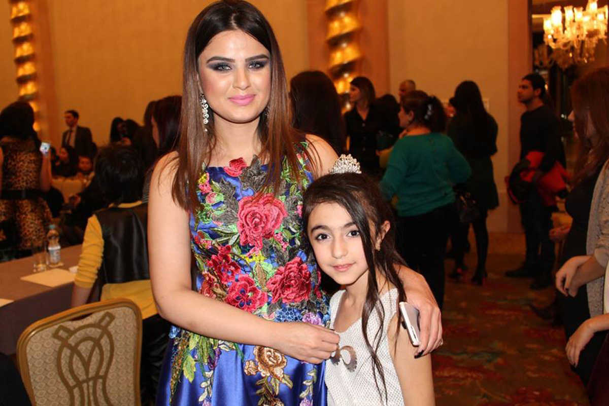 Национальные орнаменты на модном дефиле в Баку (ФОТО)