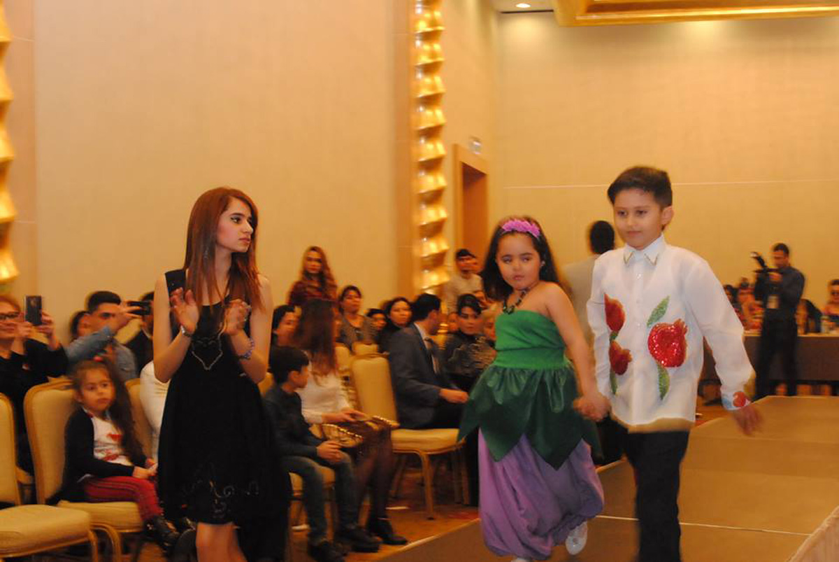 Национальные орнаменты на модном дефиле в Баку (ФОТО)