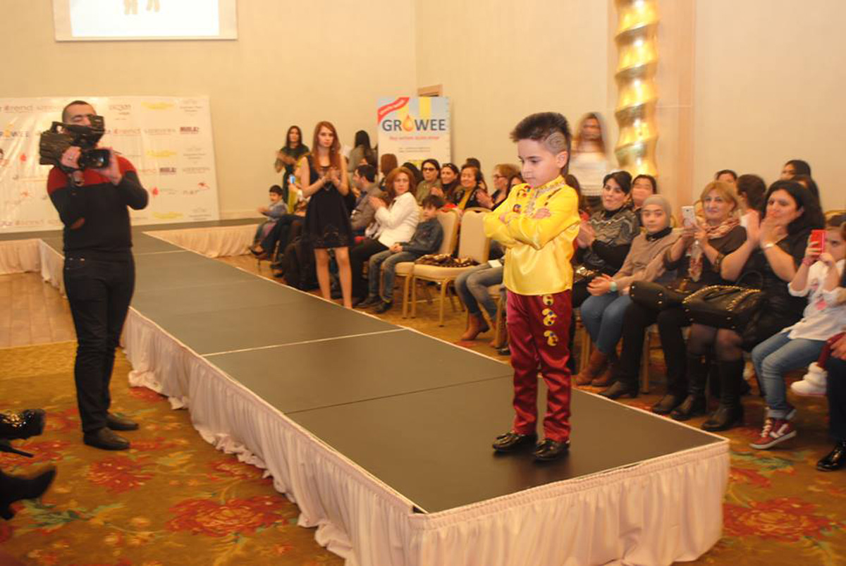 Национальные орнаменты на модном дефиле в Баку (ФОТО)