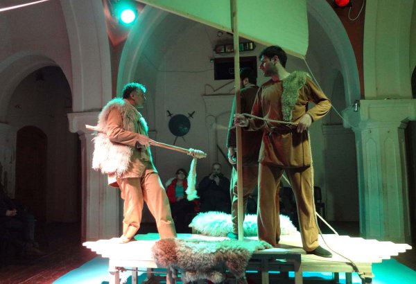 Последний спектакль театра YUĞ в старом здании - овации зрителей (ФОТО)