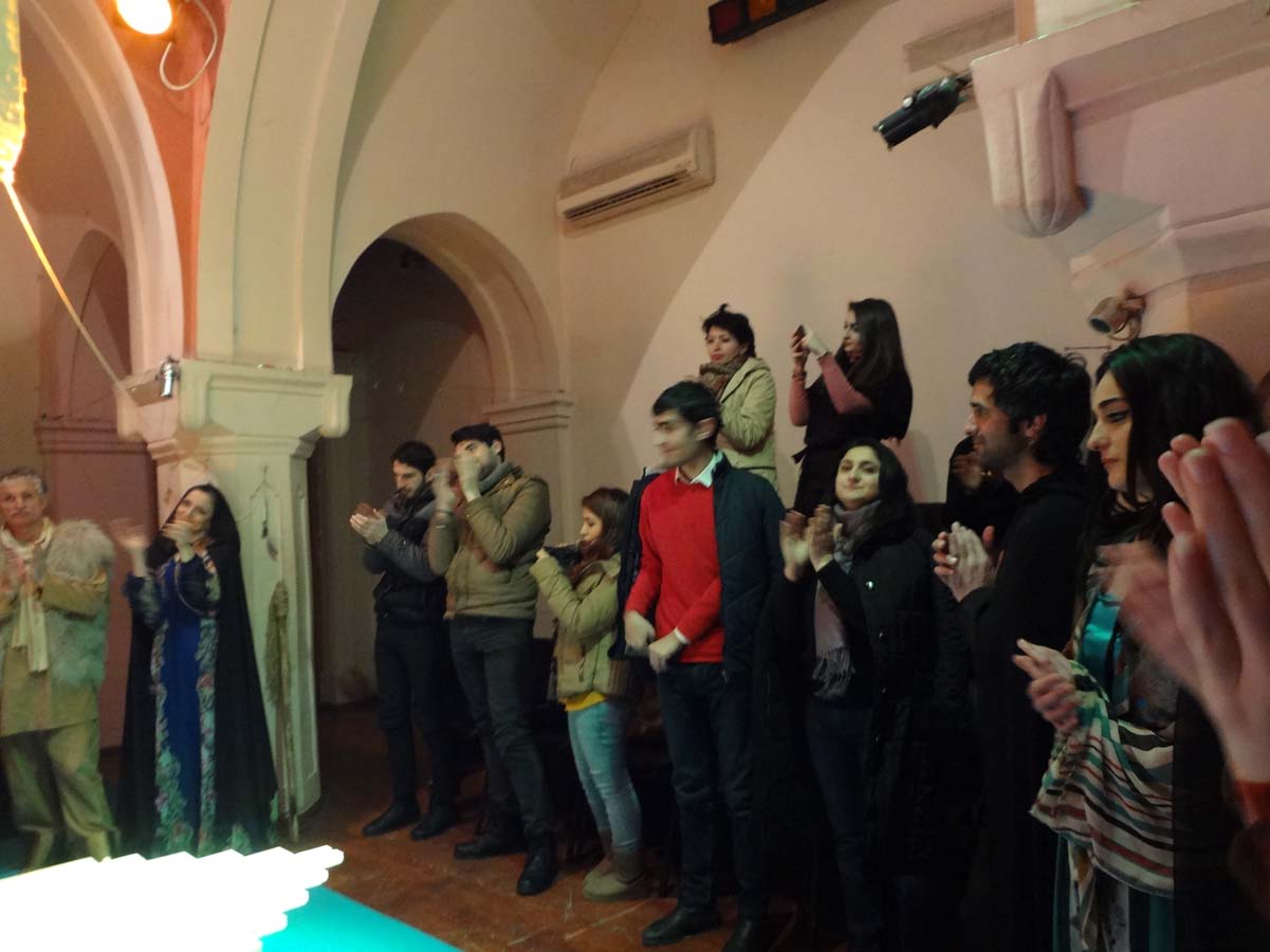 Последний спектакль театра YUĞ в старом здании - овации зрителей (ФОТО)