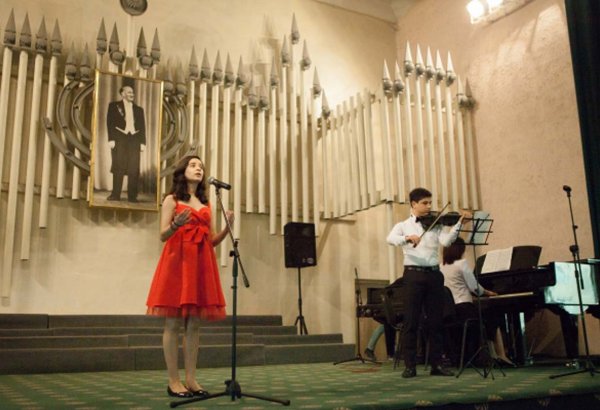 В Сумгайыте определены лучшие молодые вокалисты (ФОТО)