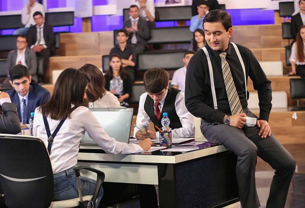 Экономика для азербайджанской молодежи (ФОТО)