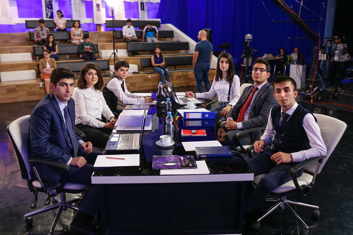 Экономика для азербайджанской молодежи (ФОТО)