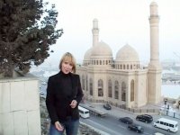 Яна Чурикова: "С удовольствием ношу азербайджанские платки в Москве" (ФОТО)