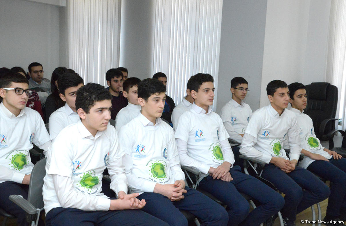 Молодежь Азербайджана должна бороться с загрязнением окружающей среды - глава НПО