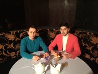 Ведущий Lider TV и певец устроили гонки в Баку (ФОТО)