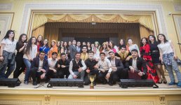Танцы народов мира и театр азербайджанской молодежи (ФОТО)