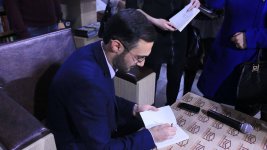 Азербайджанский писатель раскрыл секрет семейного счастья (ФОТО)