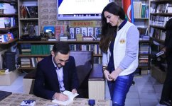 Азербайджанский писатель раскрыл секрет семейного счастья (ФОТО)