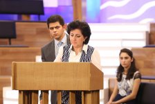 Что азербайджанская молодежь знает о творчестве Анара (ФОТО)