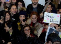 Бурак Озчивит и флаг Азербайджана (ФОТО)