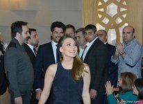 Бурак Озчивит и флаг Азербайджана (ФОТО)