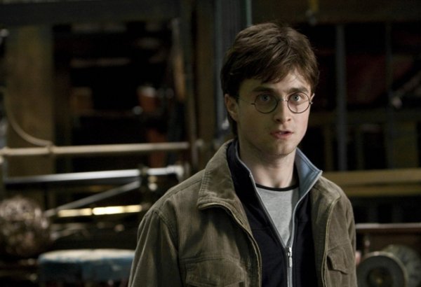 Восьмая книга о Гарри Потере выйдет летом