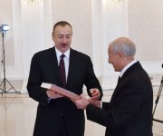 Президент Азербайджана ознакомился в Гяндже с условиями в религиозном комплексе «Имамзаде» после реконструкции