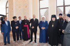Президент Азербайджана ознакомился в Гяндже с условиями в религиозном комплексе «Имамзаде» после реконструкции