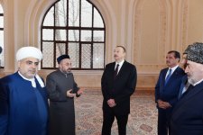 Президент Азербайджана ознакомился в Гяндже с условиями в религиозном комплексе «Имамзаде» после реконструкции