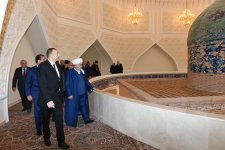 Президент Азербайджана ознакомился в Гяндже с условиями в религиозном комплексе «Имамзаде» после реконструкции